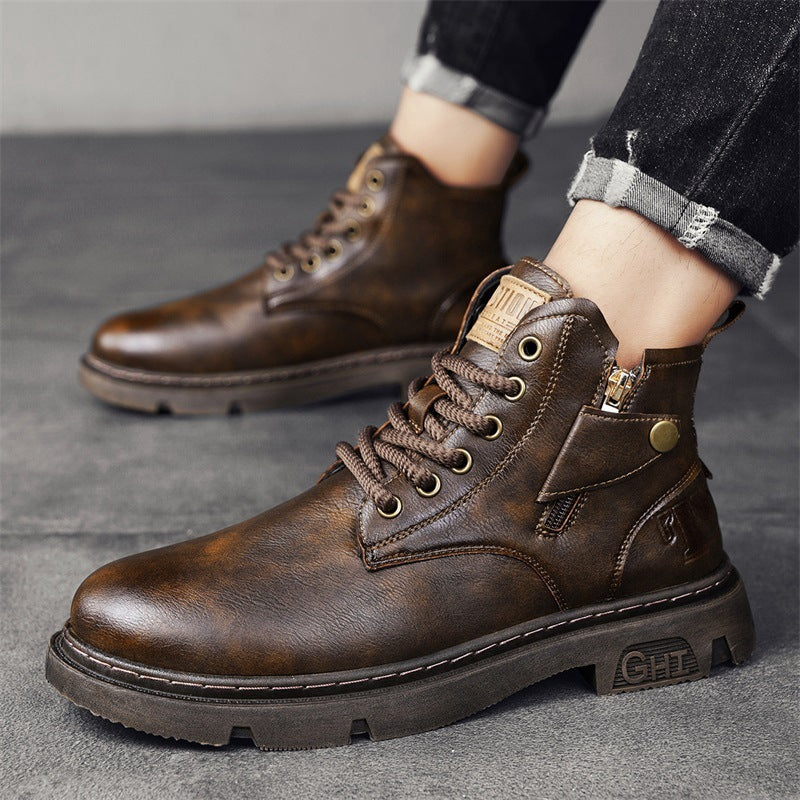 Hoch geschnittene Martin-Stiefel im Retro-Stil im britischen Stil